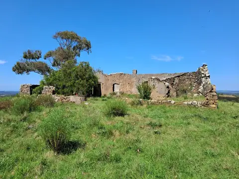 5 HAS EN UN LUGAR ÚNICO Y CON HISTORIA PARA RECONSTRUIR