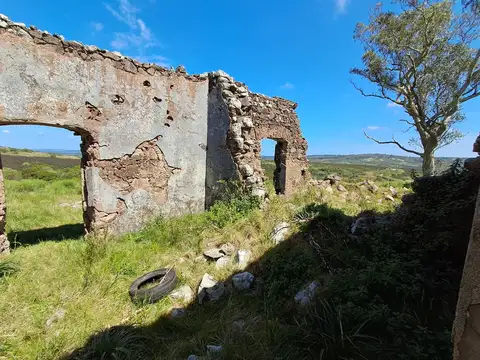 5 HAS EN UN LUGAR ÚNICO Y CON HISTORIA PARA RECONSTRUIR