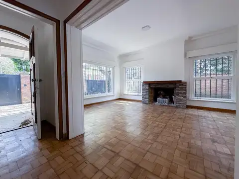 Casa 6 ambientes con 2 baños