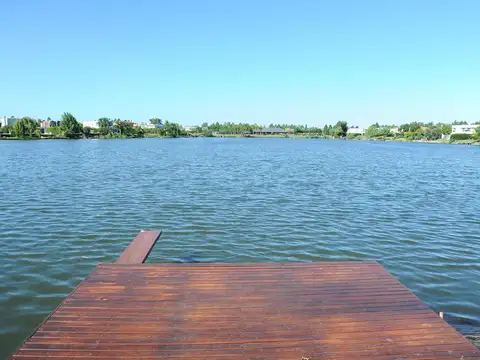 Casa en alquiler, 6 ambientes, a la laguna, en Talar Del Lago II, Pacheco, Tigre