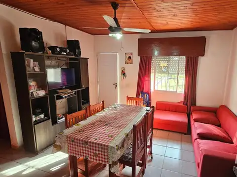 Casa 5 ambientes con 2 baños