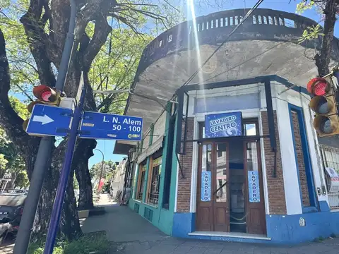 IMPORTANTE PROPIEDAD EN CALLE URQUIZA 238