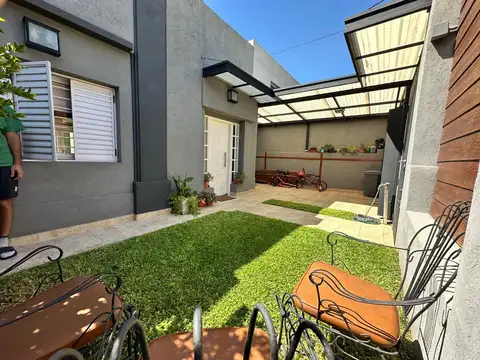 Casa 4 ambientes con 1 baño