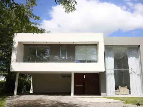 Calle 137 7400