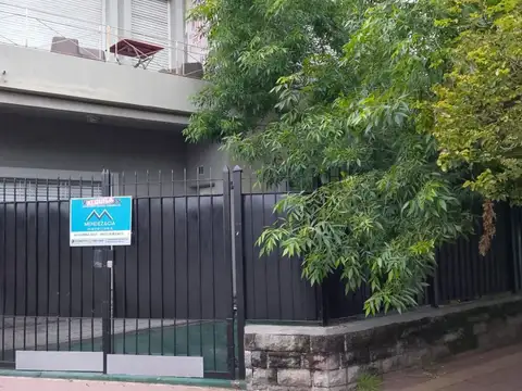 Casa - Alquiler - Argentina, Banfield - Cochabamba 697