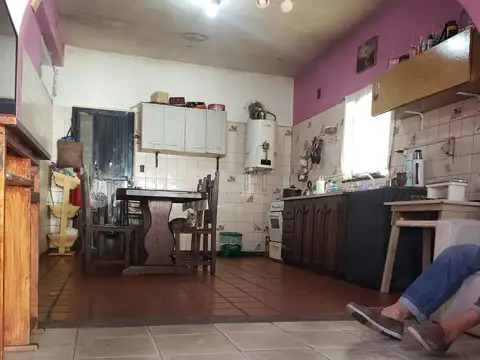 Casa 7 ambientes con 4 baños