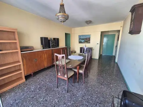 DEPARTAMENTO SEMIPISO 3 AMBIENTES  BARRACAS