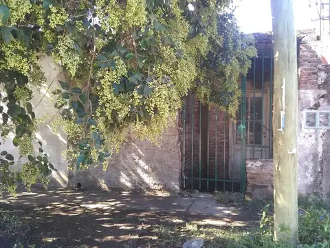 Casa 3 ambientes con 1 baño