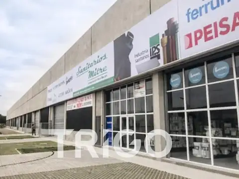 Local 1200 m2 con depósito Autopista acceso oeste