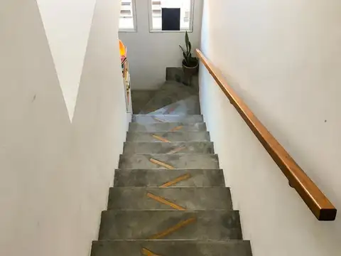 Casa 10 ambientes con 4 baños
