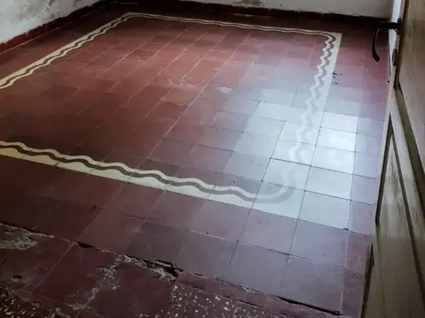 SE VENDE PROPIEDAD SOBRE AV HIPÓLITO YRIGOYEN