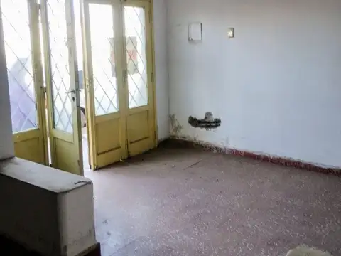 Avenida Hipólito Yrigoyen 1300