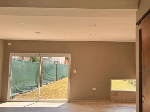 Depto Tipo Casa en Alquiler con 1 cocheras