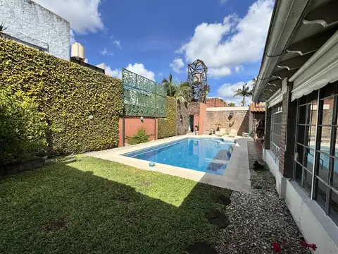 Casa 6 ambientes con 4 baños