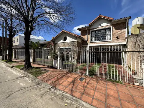 Excepcional Casa en venta en Haedo Sur