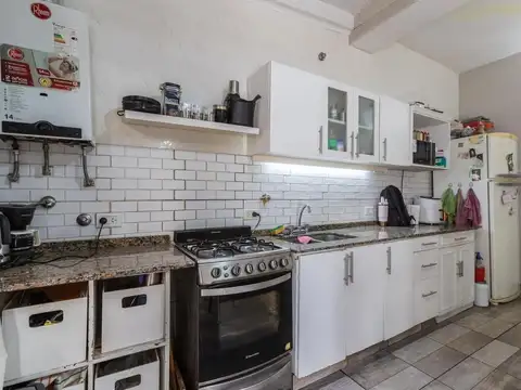 Casa 4 ambientes con 2 baños