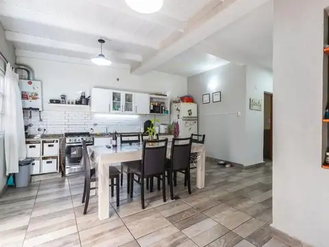 CASA EN VENTA 3 DORMITORIOS PATIO Y PARRILLERO