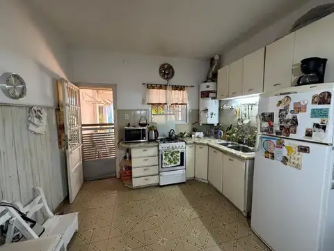 Casa de 3 dormitorios + Casa pequeña al fondo