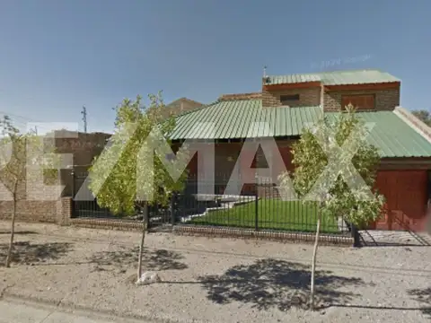 VENTA CASA 5 DORMITORIOS - CENTENARIO