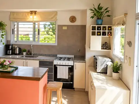 Casa 3 ambientes con 2 baños