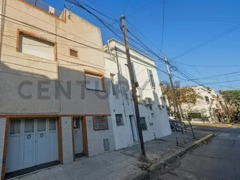 Mburucuyá 6800, Piso 0