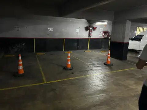 29 cocheras fijas amplias y cubiertas en block - Ideal inversión para renta mensual