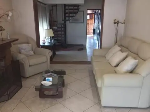 Casa en Venta en Luis Guillon, USD 190.000