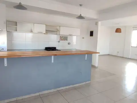 Departamento de 4 ambientes con balcón en alquiler - Avellaneda