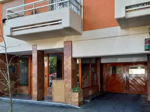 Cochera en Planta Baja Amplia y Segura en Parque Patricios