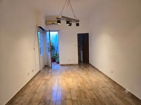 Depto Tipo Casa en Venta en Colegiales, USD 85.000