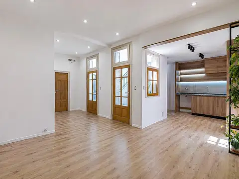 VENTA - Casa de Pasillo de 2 Dormitorios más Comodín con Pileta y Terraza. Barrio Lourdes, Rosario.