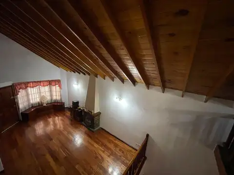 Casa 5 ambientes con 2 baños