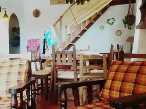 Casa en Venta con 4 cocheras