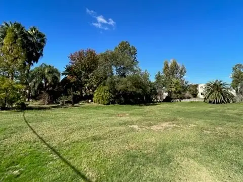 Av. Kennedy s/nro 300