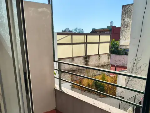 Depto Tipo Casa 2 ambientes con 1 baño