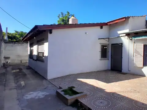 PH COMODO CON 3 DORMITORIOS Y PATIO