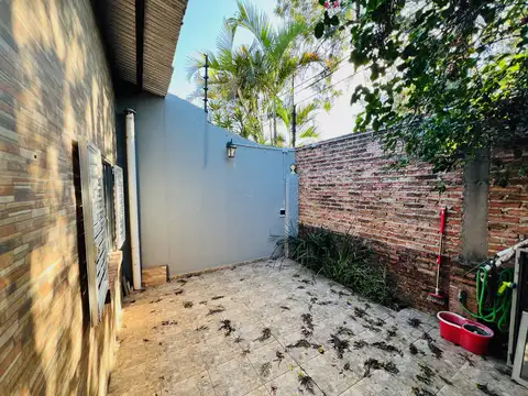 Casa 6 ambientes con 1 baño