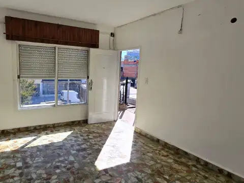Alquiler Dpto 3 amb. c/ balcon en Luzuriaga