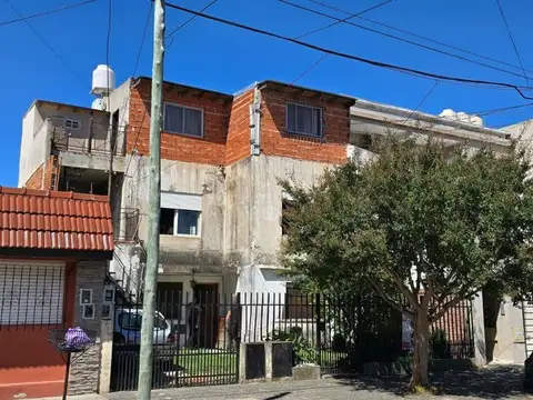 Casa en Alquiler en Villa Luzuriaga, $ 550.000