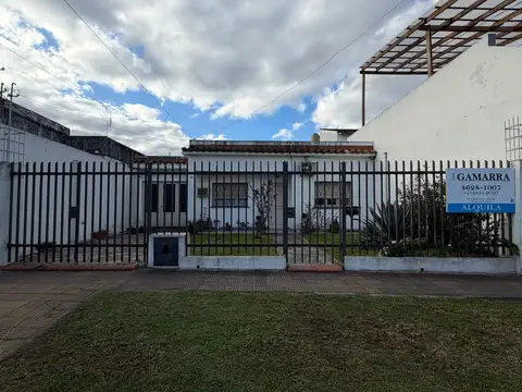 Alquiler casa 4 ambientes castelar