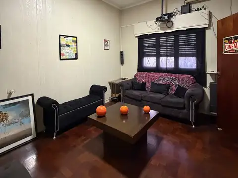 Casa en Alquiler con 2 cocheras