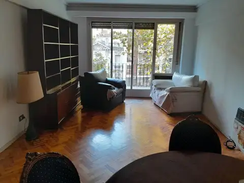 Venta de Departamento de 4 amb c/ dep. y balcón. Caballito