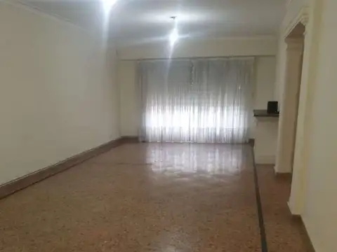 Depto Tipo Casa en Venta en Ramos Mejia Sur, USD 230.000
