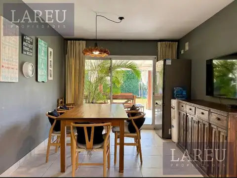 Casa en Venta con 1 cochera