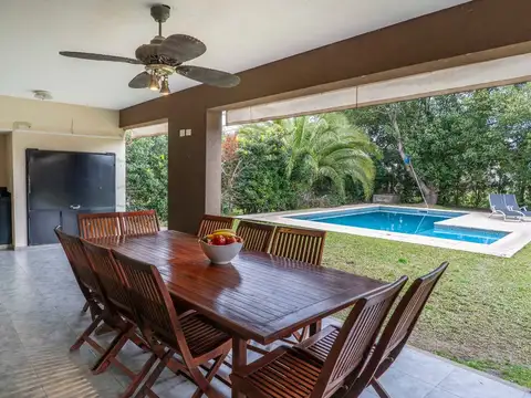 Casa 5 ambientes con 2 baños