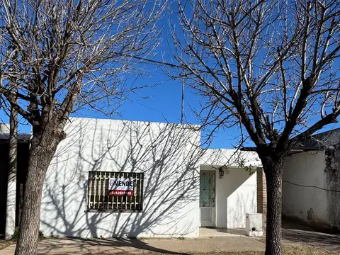 Casa 3 ambientes con 1 baño