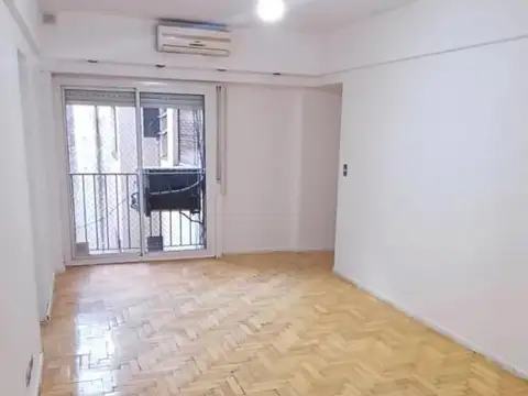 Ecuador al 800 Once CABA