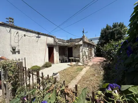 Casa a reciclar con terreno plena entrada Guernica