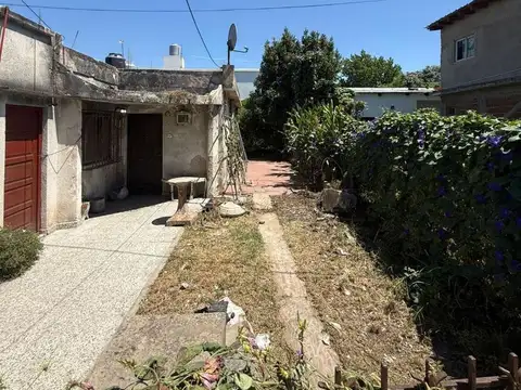 Av Hipolito Yrigoyen 23900
