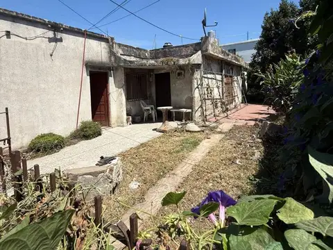 Av Hipolito Yrigoyen 23900